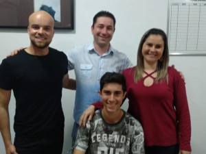 Pedrinho assina contrato profissional com o Londrina