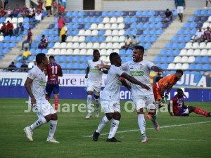 Rafhael Lucas marca duas vezes na abertura da Liga Águila
