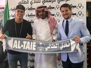 Meia Duda renova com o Al-Tai